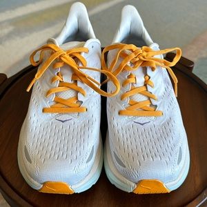 HOKA Women's Clifton 8 Blanc de Blanc/White - Size 8.5